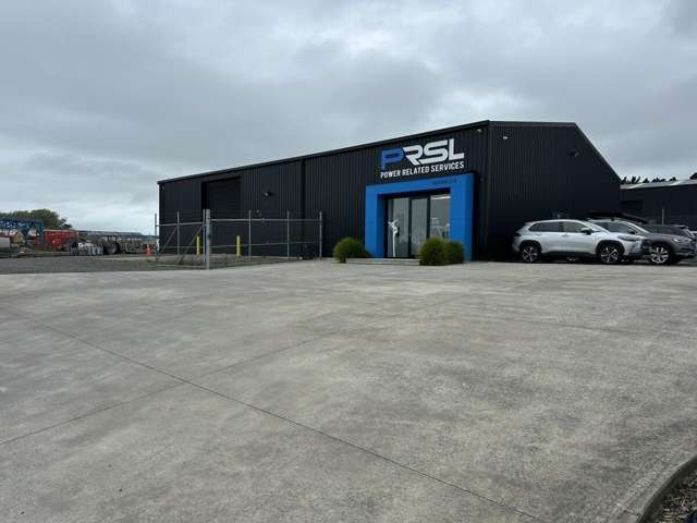 Near New & Highly Functional