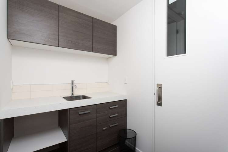 Unit 9, 211  Ferry Road Waltham_6