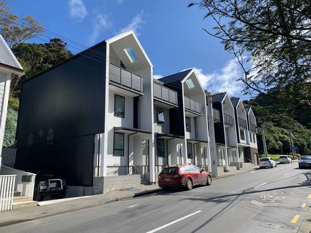 Chic 4BR Townhouse in Aro Valley