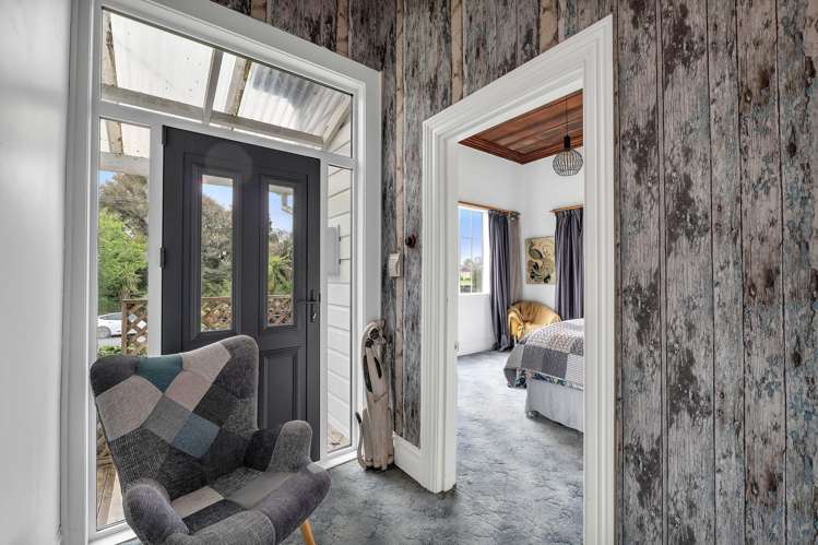 18 Pembroke Road Stratford_13