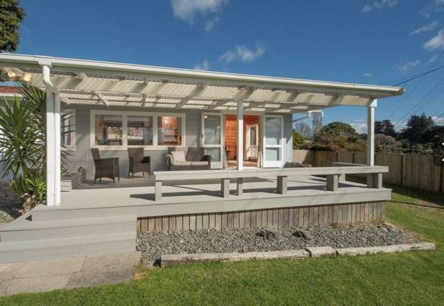 202 Welcome Bay Road 1185_1