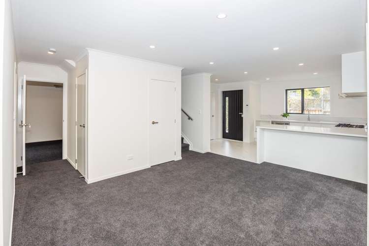 2/40A Exeter Street Glenview_14