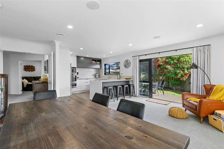 65 Basley Road Owhata_4