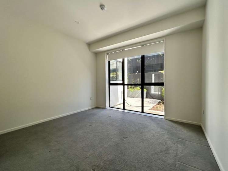 10/64 (64c) Coronation Road 1712_6