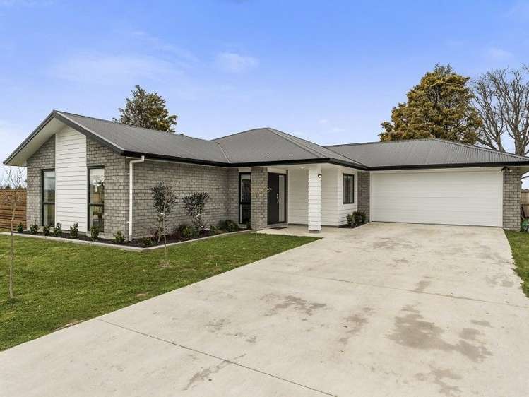 1/11 Errol Close Burbush_17