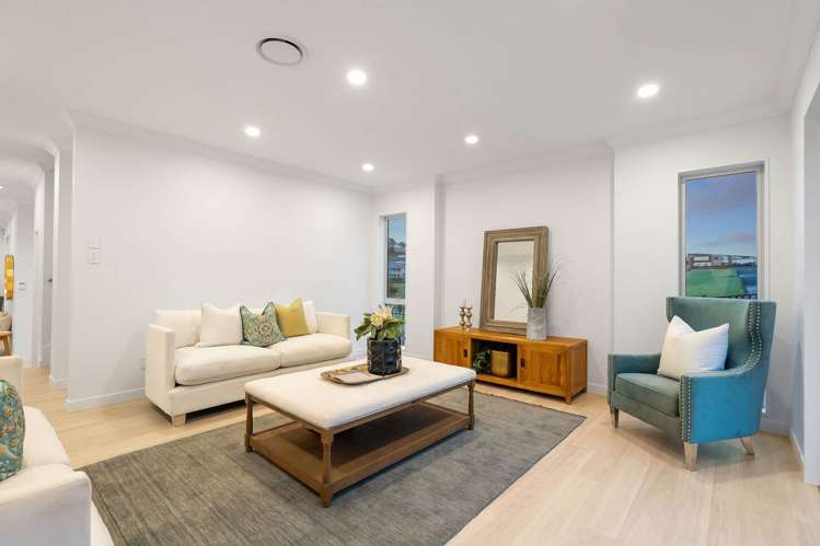 155 Bonair Crescent Silverdale_8