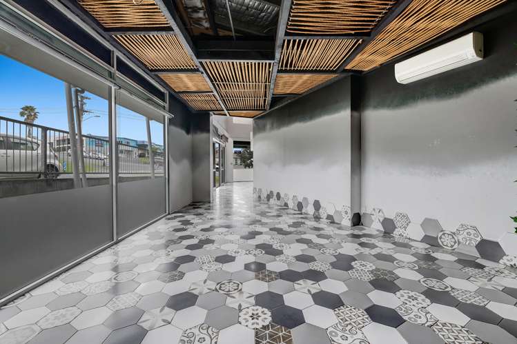 9B/15 Karepiro Drive Stanmore Bay_3