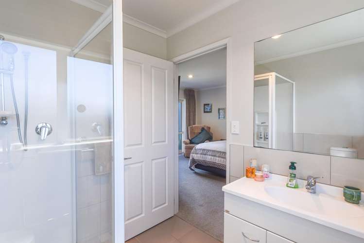 37 Holland Street Glenholme_13