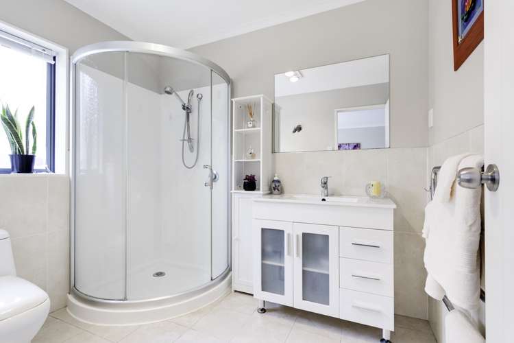 6 Ronald Scott Grove Riverstone Terraces_10