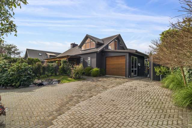 Bird Area bliss with garden charm