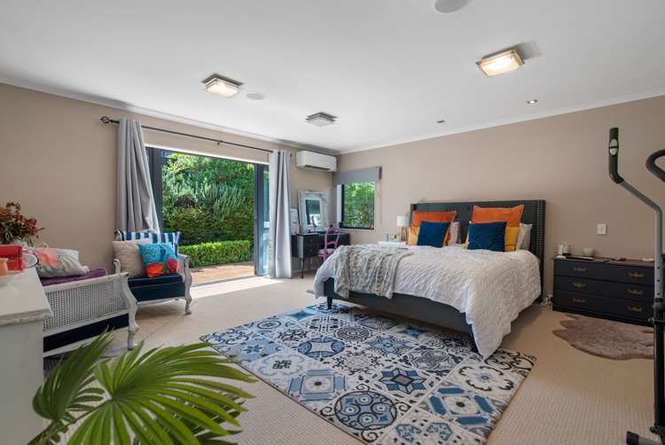 14 Compton Grove Huntington_11