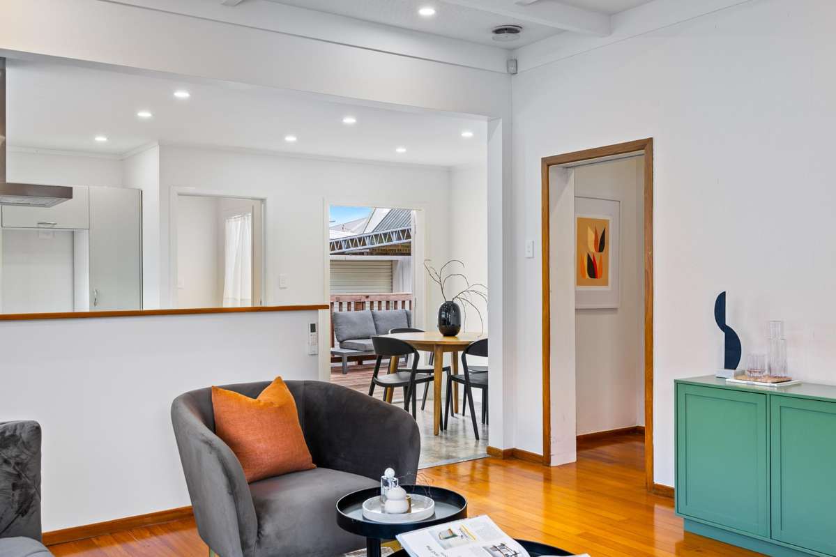 90 Huia Road_4