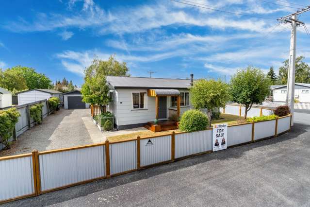 Charming Twizel Home