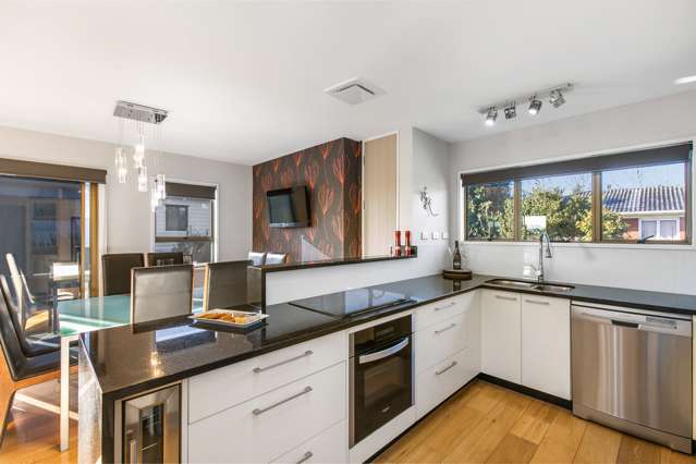 2/22 Rothwell Place Sunnyhills_1