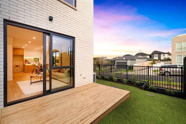 3 Towra Place Botany Downs_14