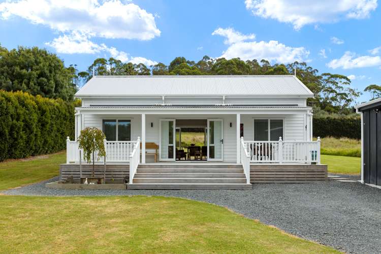 1073 Kahikatea Flat Road Waitoki_17