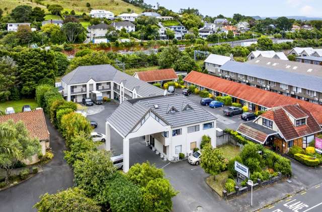 Accommodation in Newmarket’s medical, retail heart