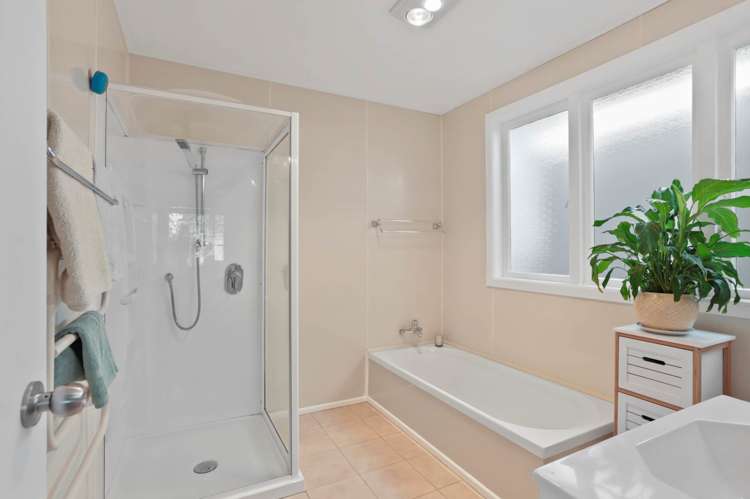 50 Amberley Avenue Te Atatu South_16