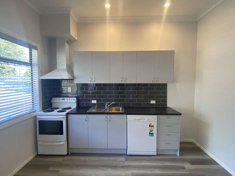 2/21 Broadway 10728_2