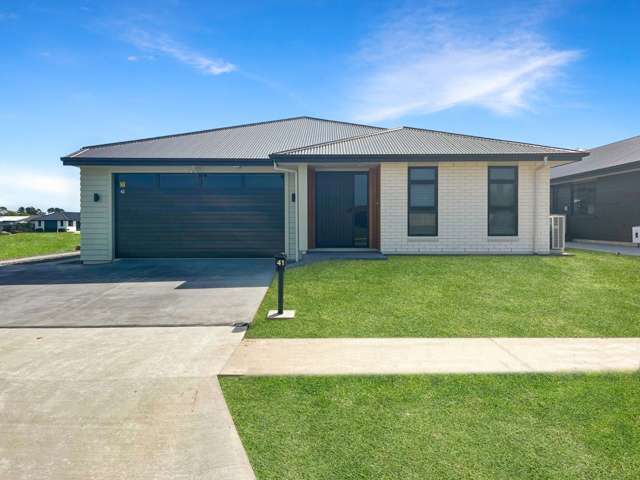 FEILDING - 3 BEDROOMS