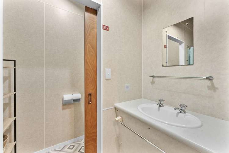 51 Wairau Road Oakura_10