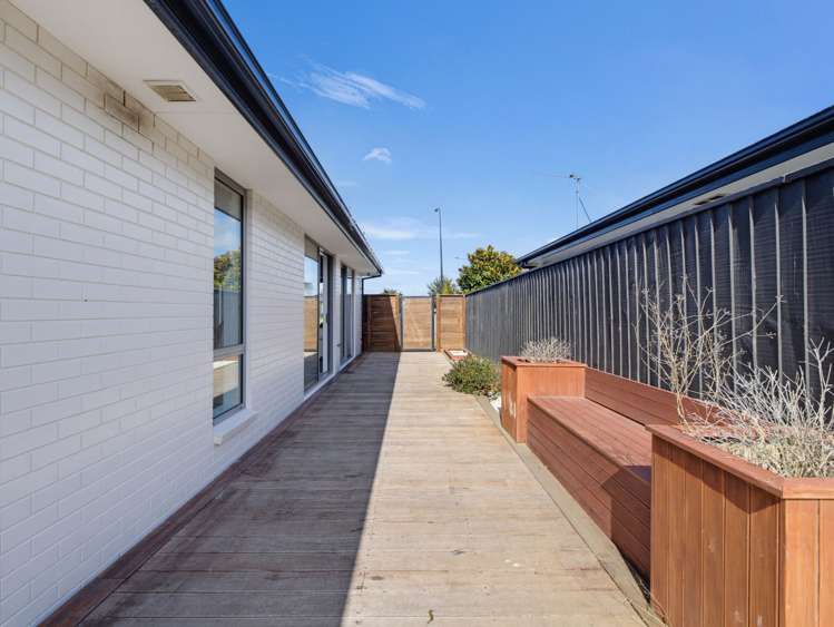 13 Zinnia Way Wigram_23