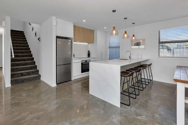 11 Olney Court One Tree Point_4