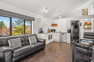 87 Chalet Crescent_3