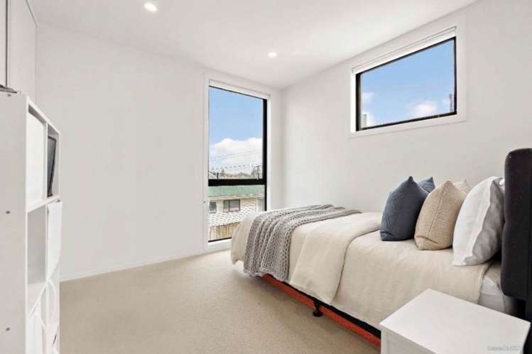 3/54 Barrack Road_4