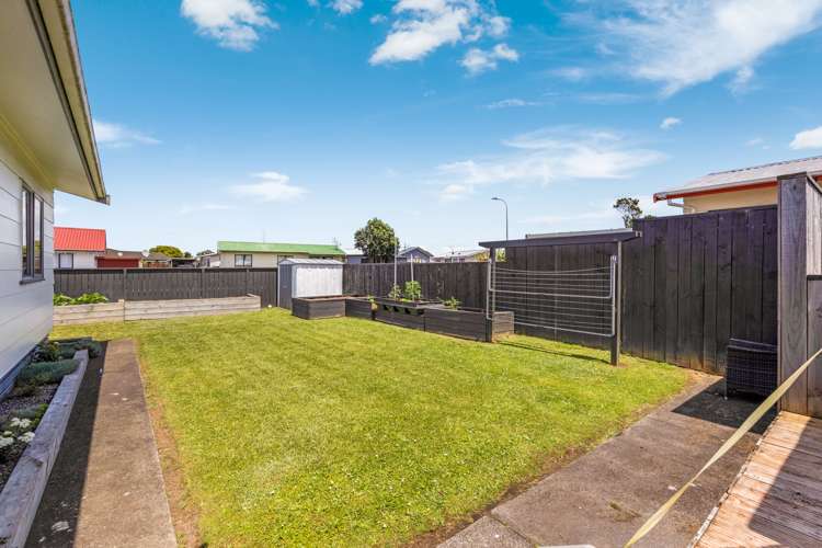 1/8 Volta Place Clendon Park_10