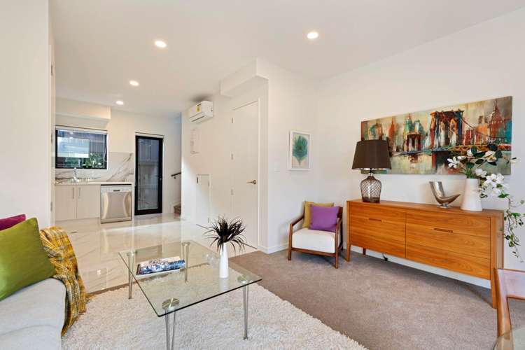 2/3 Beach Road Te Atatu Peninsula_5