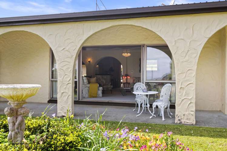 221 Razorback Road_0