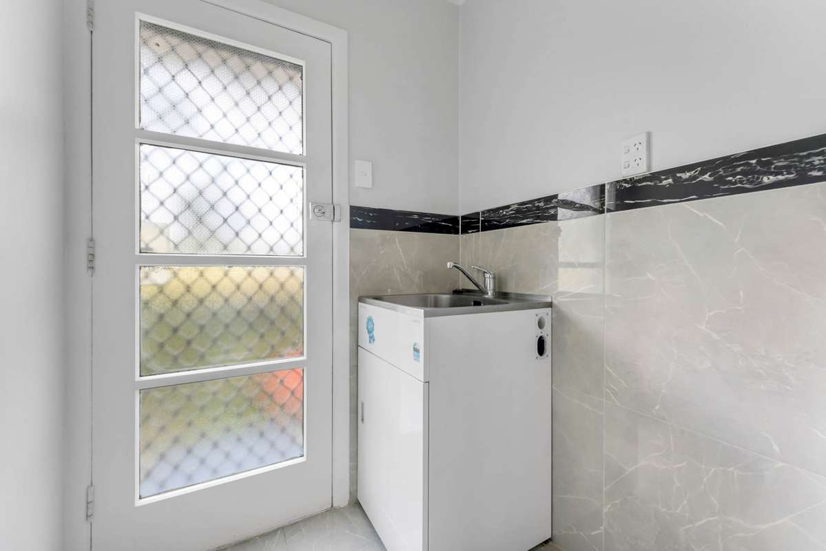 2/53A Mount St John Avenue_3