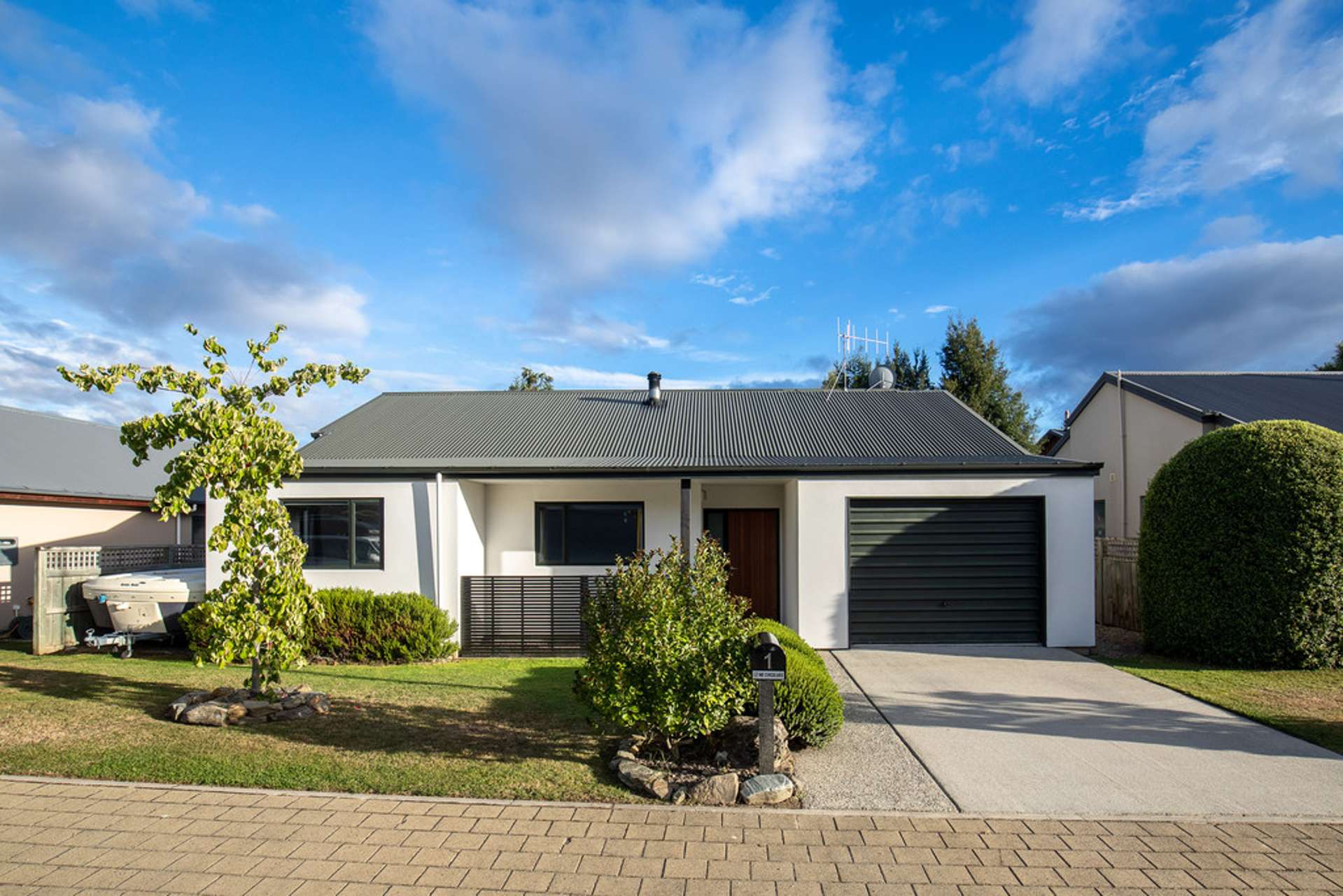 1 Hogan Lane Wanaka_0