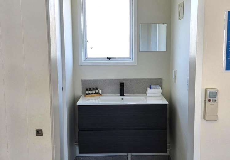 29/76 Lake Terrace Central_5