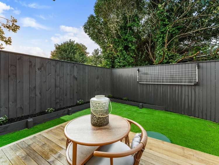 46a & 46b Woodford Avenue Henderson_32