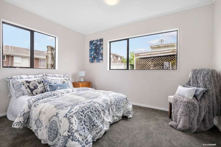 22a Seaview Terrace Mount Albert_11