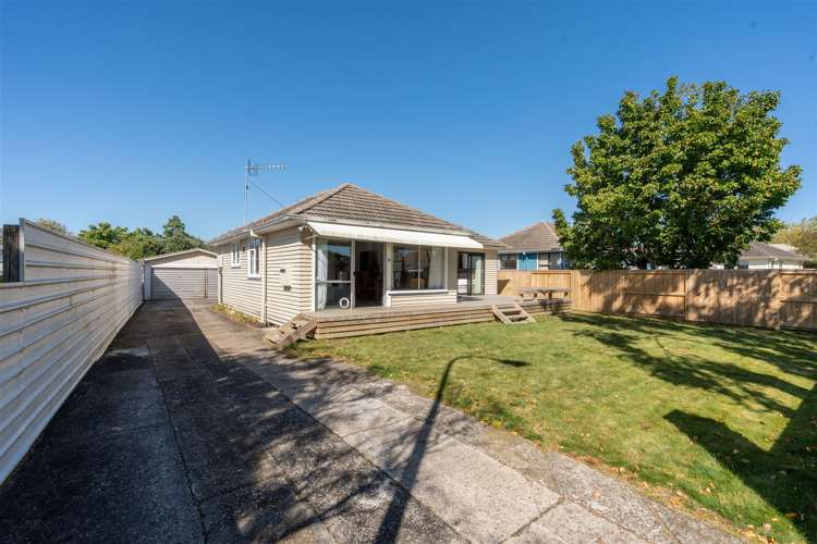 42 Montgomery Crescent Bader_12