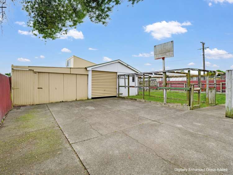 595 Queen Street East Levin_15