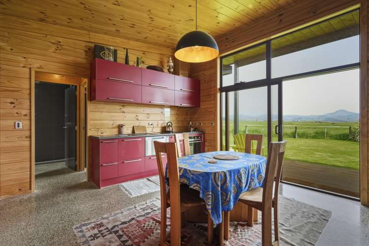 1241 Coast Road Karitane_5