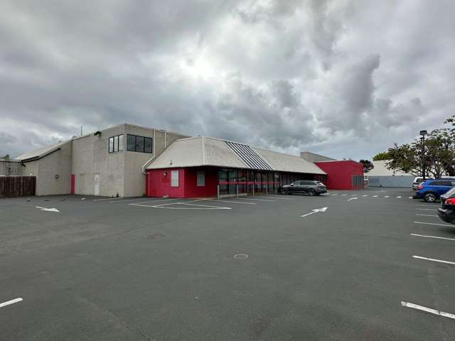 Large Format Retail Space for Lease in Mosgiel