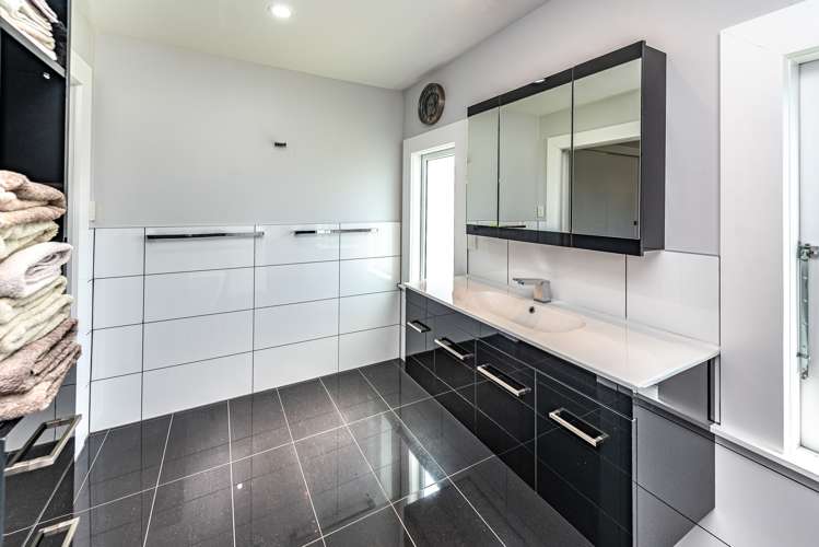 163 Great North Road Otamatea_19