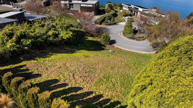 8 Whitbourn Place Queenstown_2