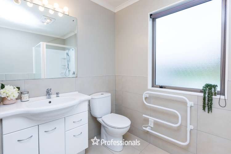 64 Evergreen Crescent Trentham_13