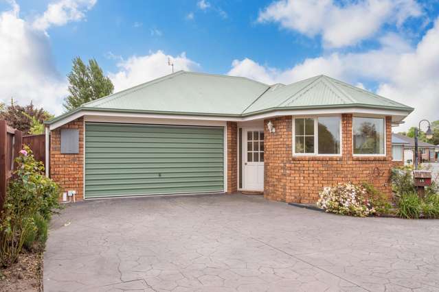 Single-Storey & Sensational in Strowan!