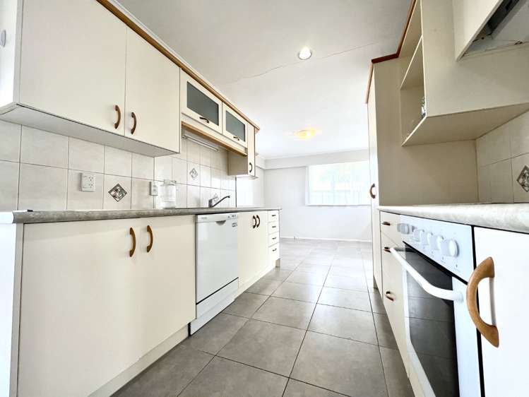 27 Kimber Hall Avenue 10044_4