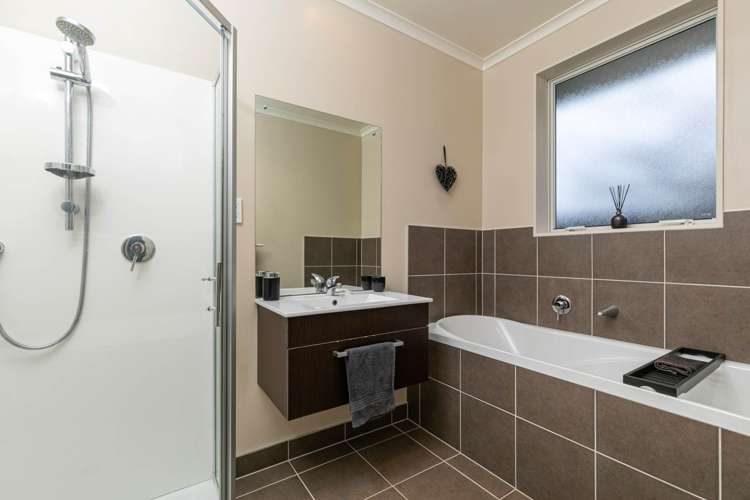 12 Huntington Park Drive Greenhithe_14