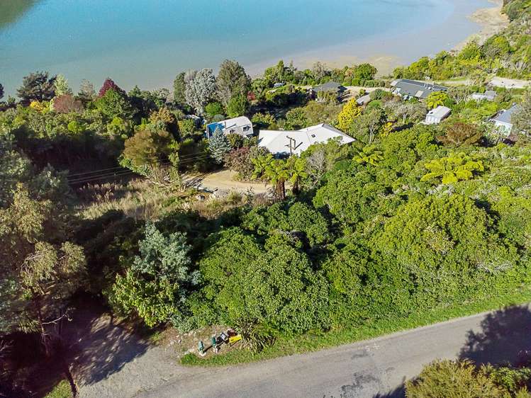 581 Queen Charlotte Drive Havelock_11