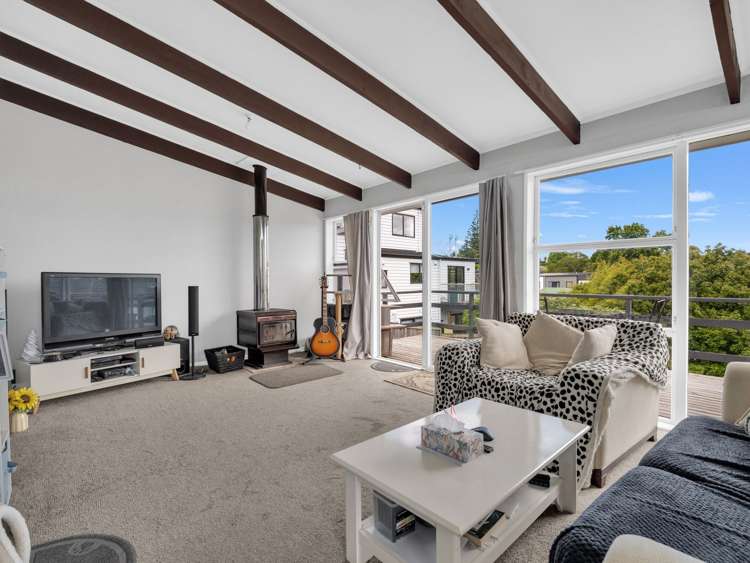 18a Sylvan Crescent Te Atatu South_6