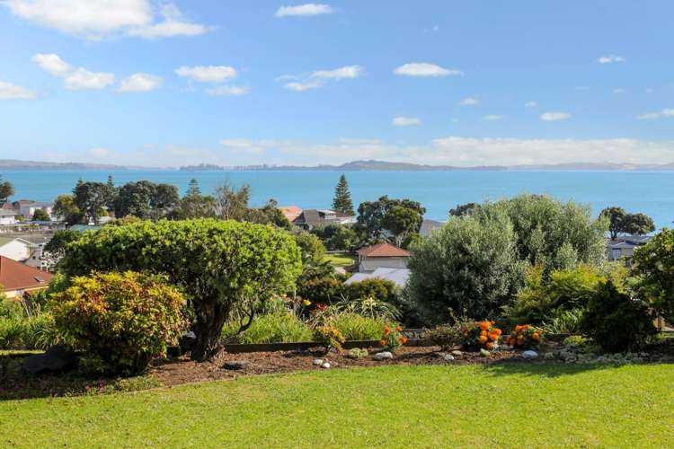 6 Embling Place Eastern Beach_1